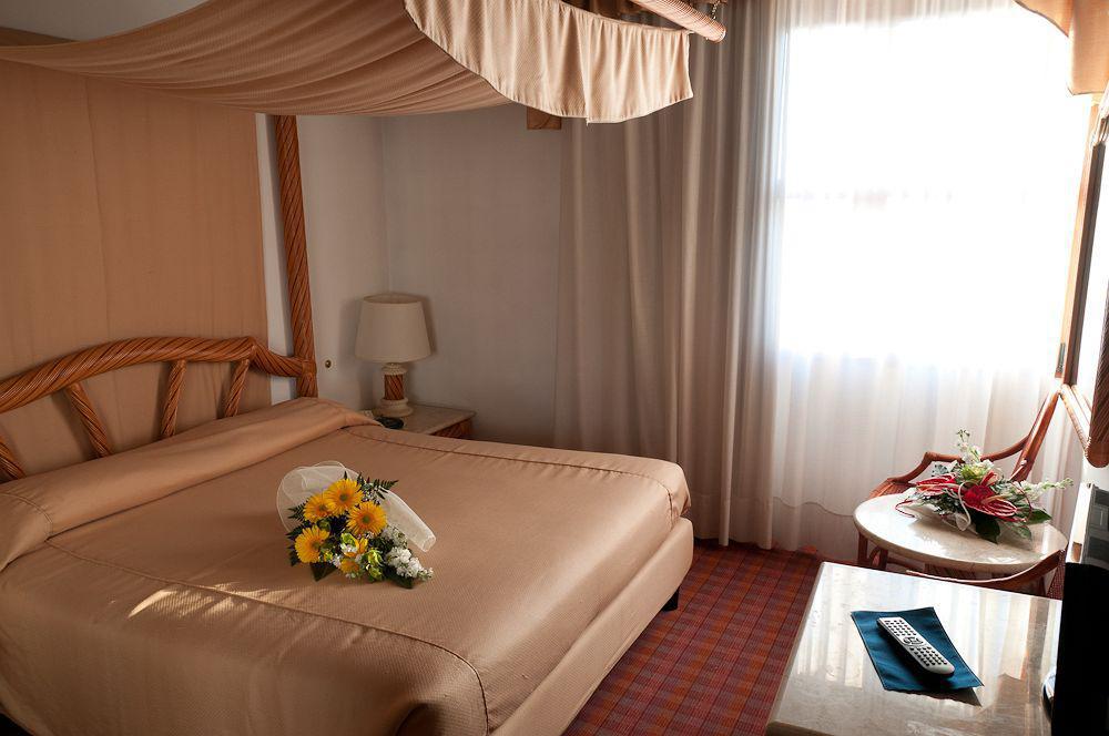 Hotel Villa Isabela Sant'Angelo  Luaran gambar